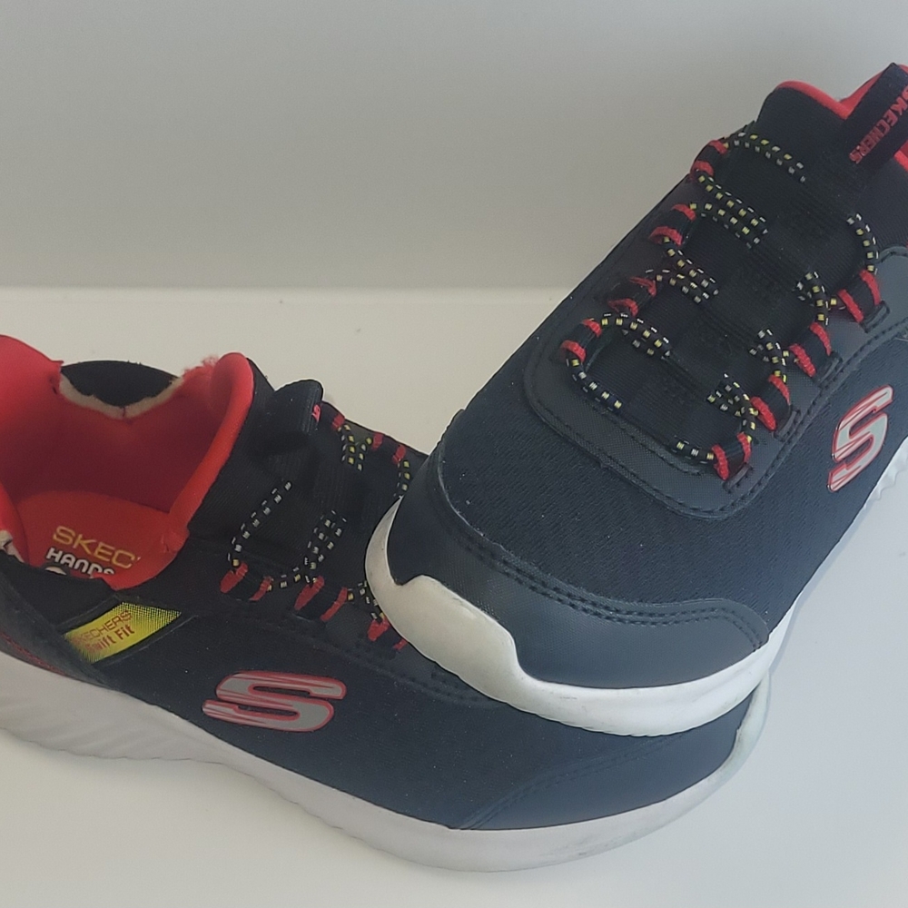 Skechers Swift Fit Kids Black and Red Sneakers - Picture 5 of 8